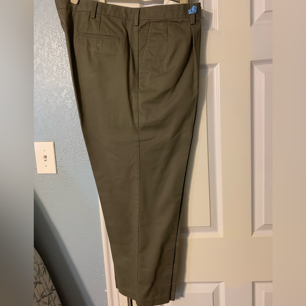 Men’s Docker D3 pants- pleated front (taupe color) 42 x 30